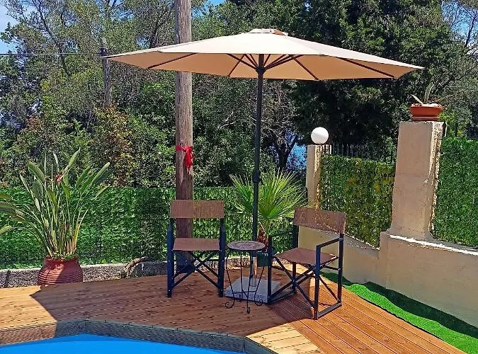 Seaside Pool Месонги